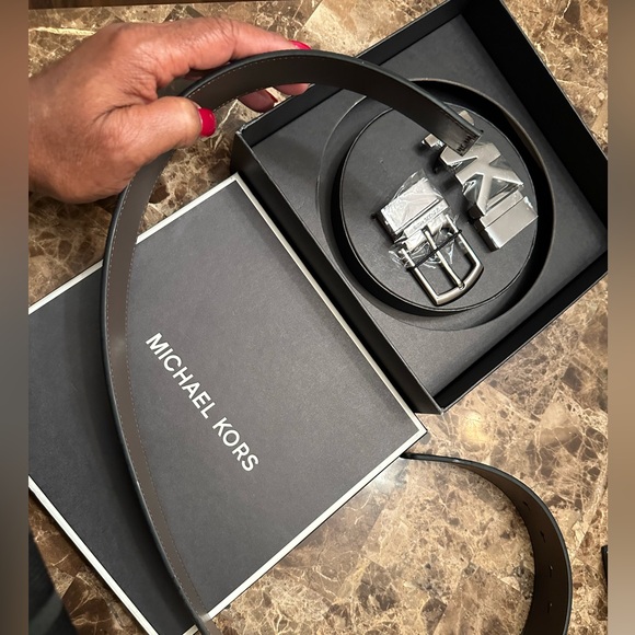 NIB MICHAEL KORS 4-In-1 Logo Belt Box Set - Picture 3 of 5